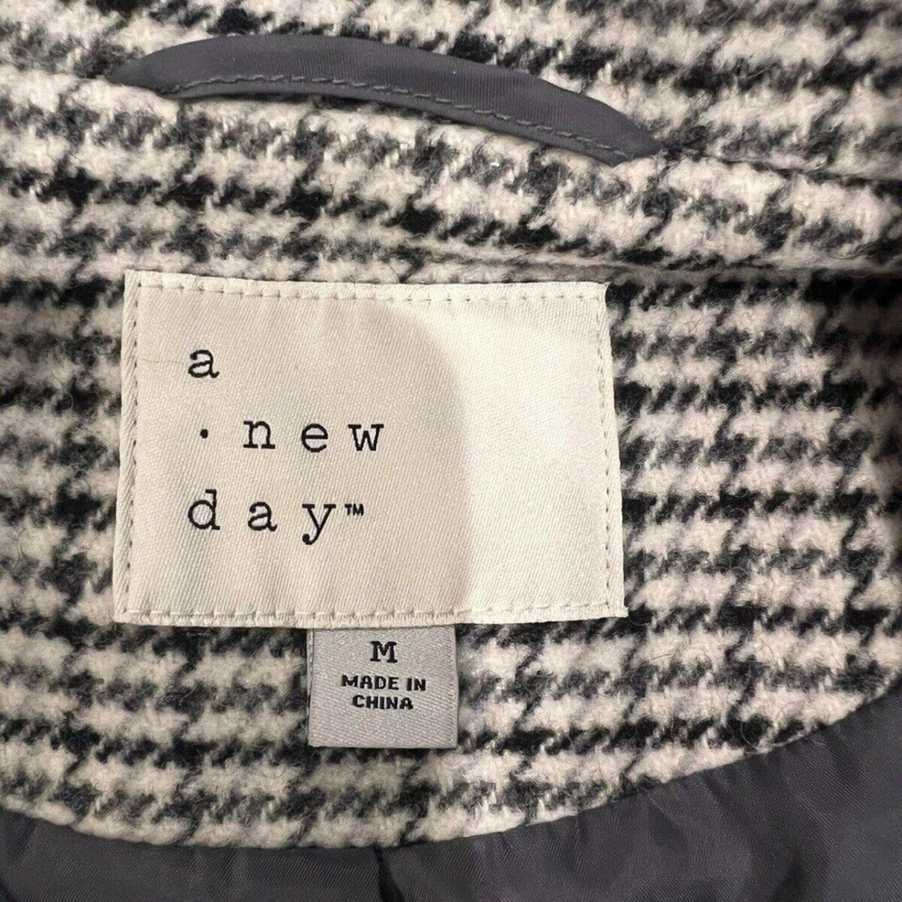 A New Day Plaid Trench Coat Size M Black White Tan Two Pockets Buttons